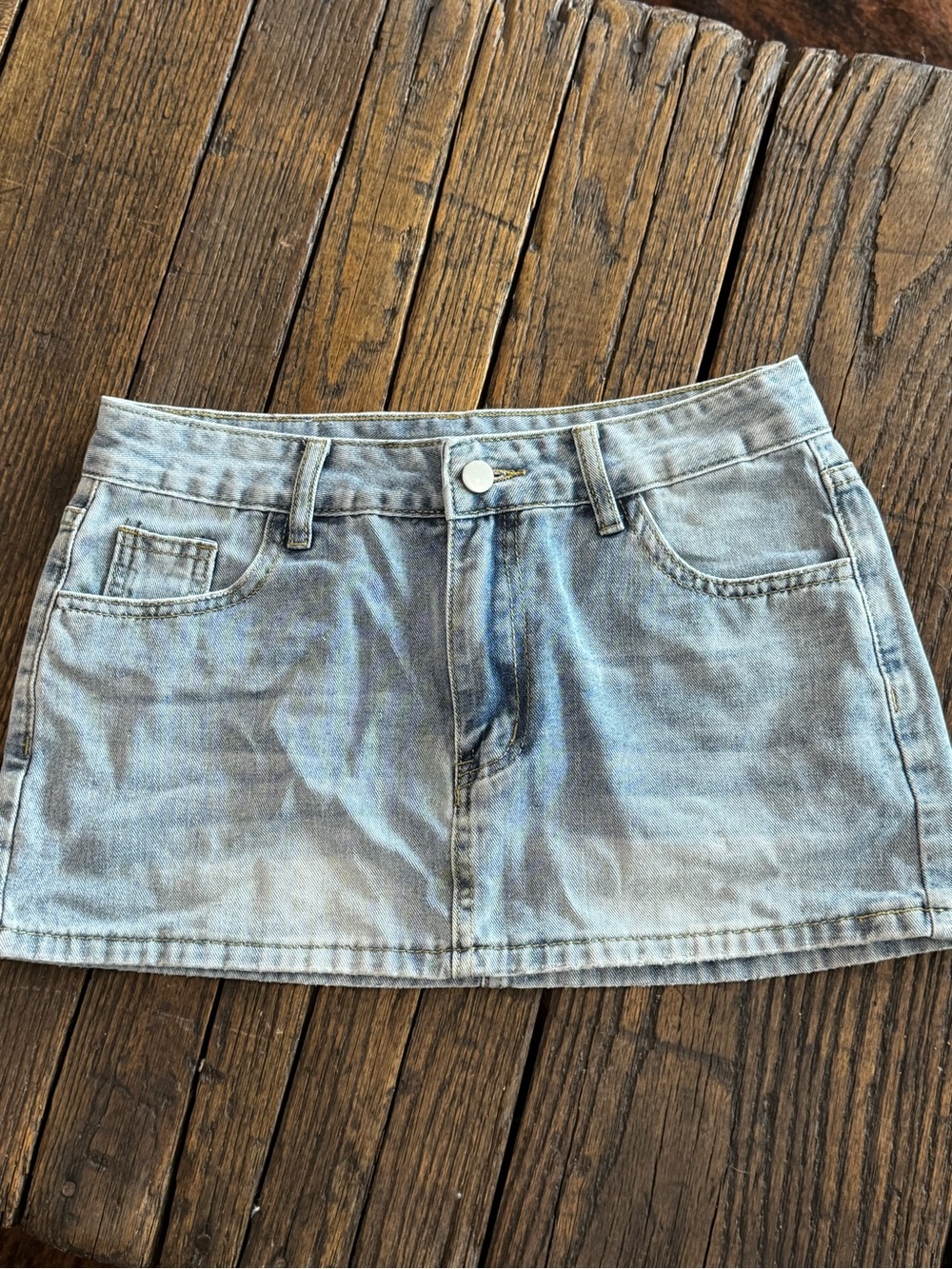 Forever 21 Light Wash Denim Mini Skirt Size 4 Women’s